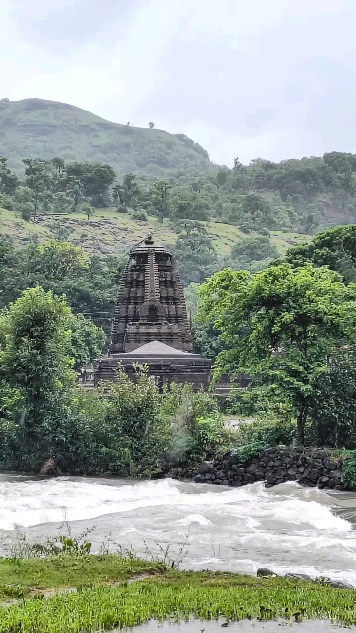 Nature Walk near Amruteshwar Temple